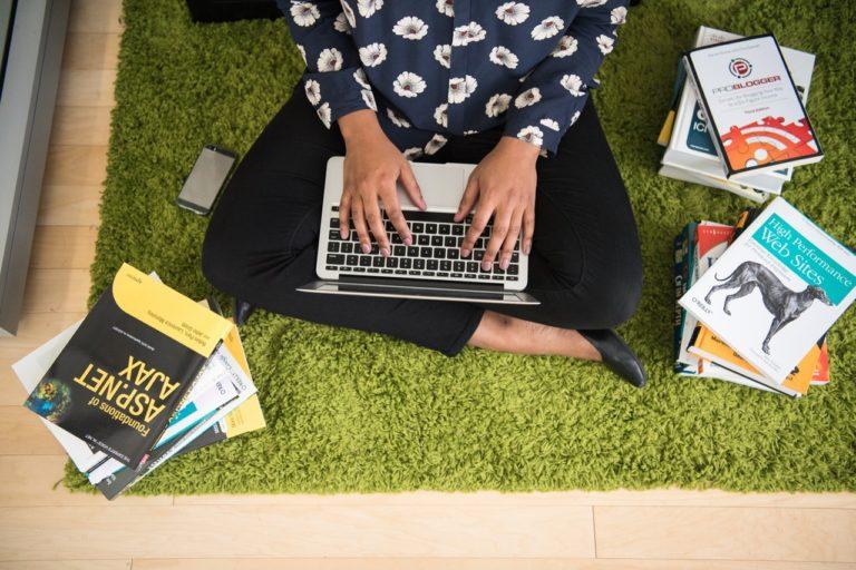 Amazon India opens a section of Engineering Textbooks