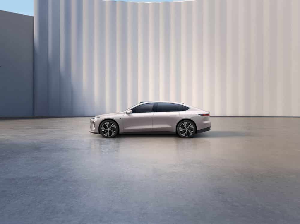 ET7 Side Nio unveils its sedan ET7 with a solid-state battery option