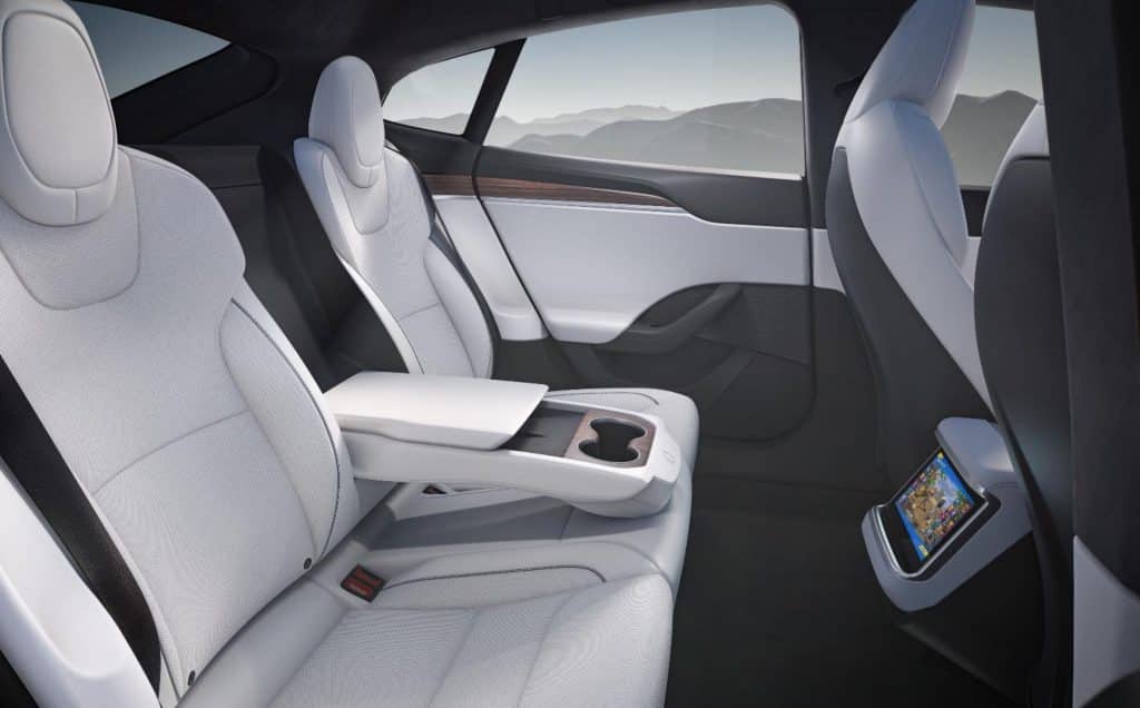 Tesla Arcade 2021 Update 3 Tesla Model S 2021 receives a new infotainment system with 10 TFLOPSs of power, can play Cyberpunk and Witcher 3