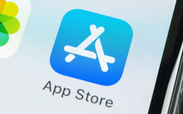 Developers: Apple App Store not to “safe and trusted source” as it advertises