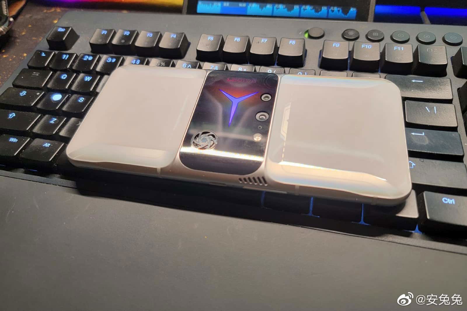 EyThcYiWUAMpWDK 1 Lenovo Legion Phone 2 Pro official First Look
