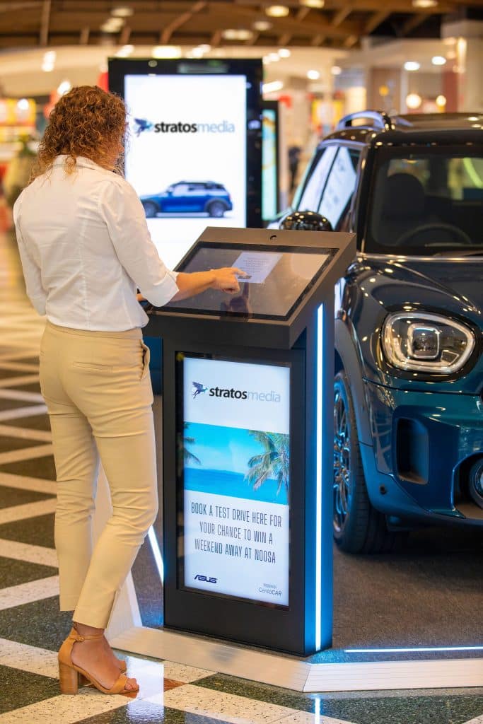 ASUS Fanless Chromebox Powers Cutting-Edge StratosMedia Digital Signage Solutions