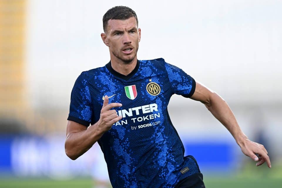 Edin Dzeko 5 scaled e1629580202308 Edin Dzeko Fenerbahce transfer official until 2025: What will he bring to the team?