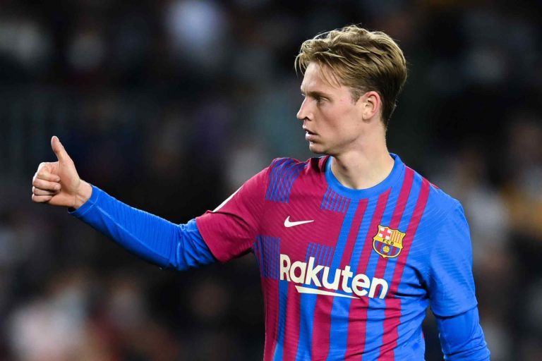 Barcelona warn Frenkie de Jong for legal troubles over contract renewal