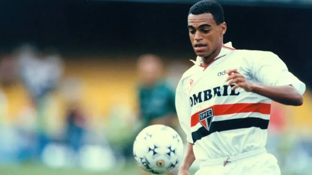 Denilson, a Brazilian veteran has announced his astonishing comeback to football at the age of 44 