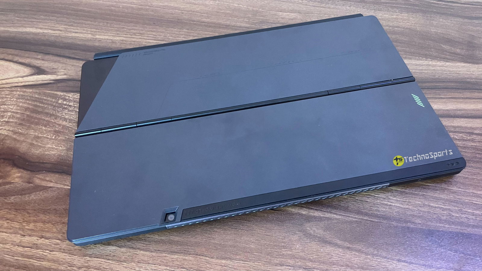 ASUS Vivobook 13 Slate OLED is promising, limited by the performance