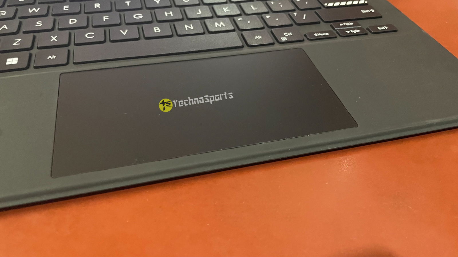 ASUS Vivobook 13 Slate OLED is promising, limited by the performance