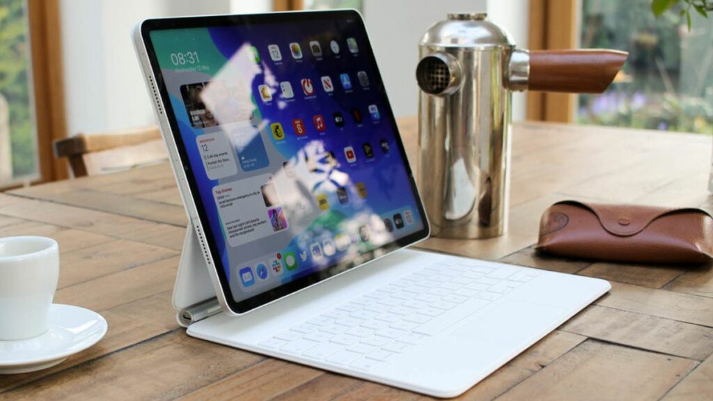 Check out the newly predicted Larger 16-Inch iPad to Arrive from Apple Next Year