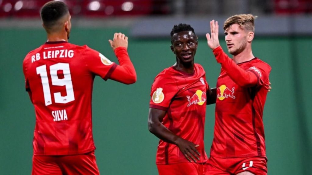 5 trios in Europe's top 5 leagues with the most goals this season