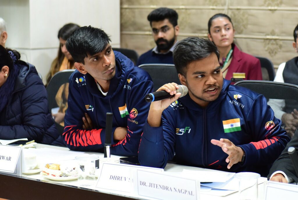 Dhruv Salvadi raising his point in the meeting Esports athletes & Gamers met Hon’ble MOS (MeitY) Shri Rajeev Chandrashekhar to review online gaming rules