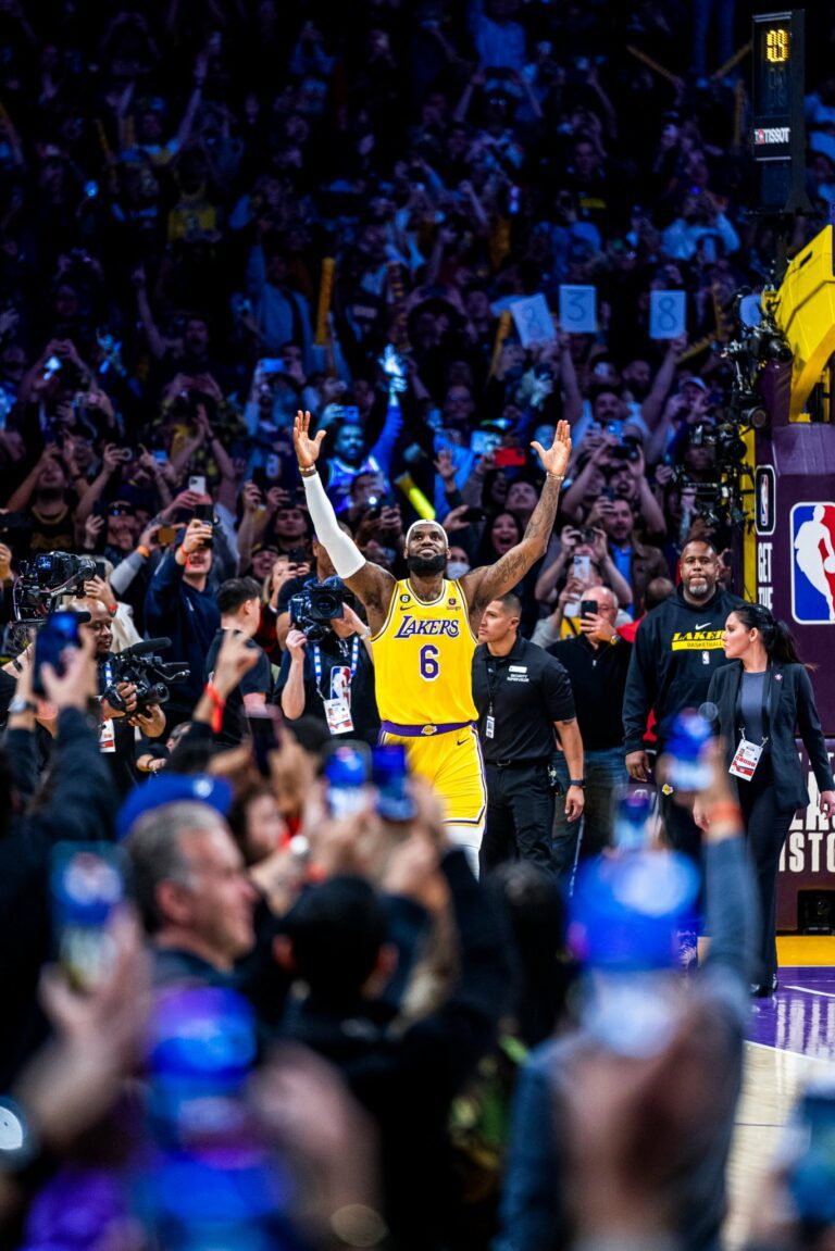 LeBron James becomes the new NBA all-time top scorer with 38,388 points