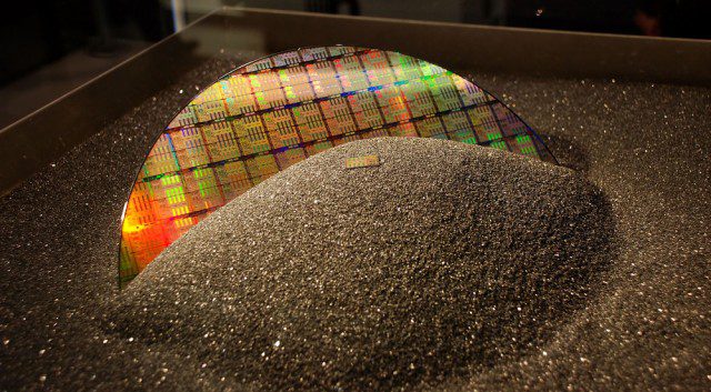 Intel 14nm Wafer Intel to put a stop on the Shipment of its 11th Generation Rocket Lake-S CPUs