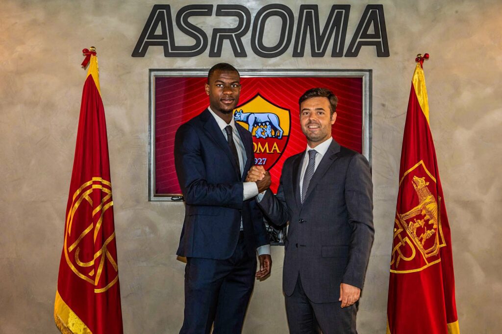 Evan N'Dicka Roma transfer news