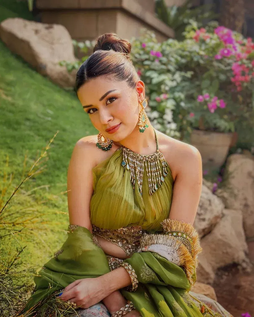 409618610 18414315706024973 8103467973330819237 n Sensational Avneet Kaur Height, Age, Bio, Net Worth Family, and More in 2025