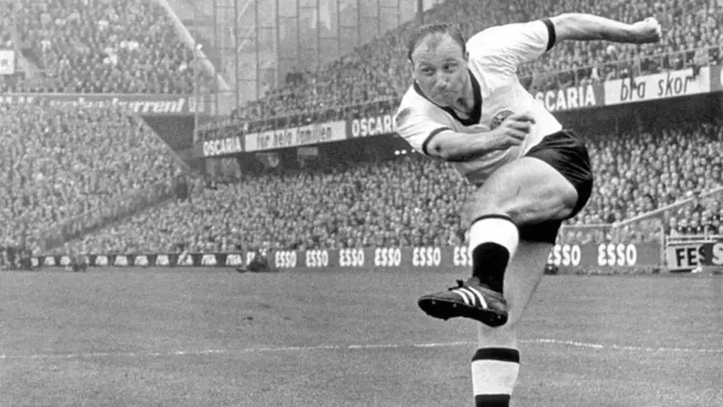 Top 10 Highest Goalscorers in Football of All Time