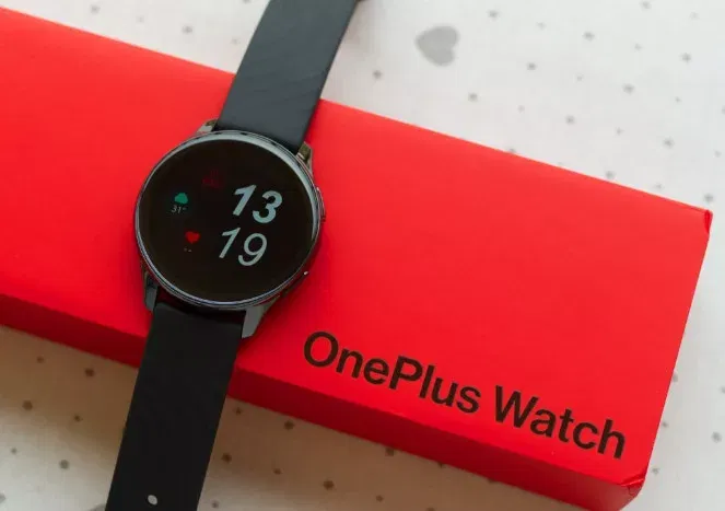 image 18 jpg Top Picks from MWC 2024: Transparent Laptop, Wrist Phones, Fitness Ring, and Beyond