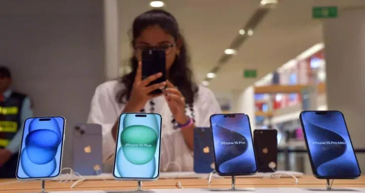 image 2 122 jpg Apple Targets ₹70,000-Crore Sales Milestone in India