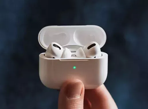 image 38 18 jpg Two New Apple AirPods 4 Models Set for September or October Launch