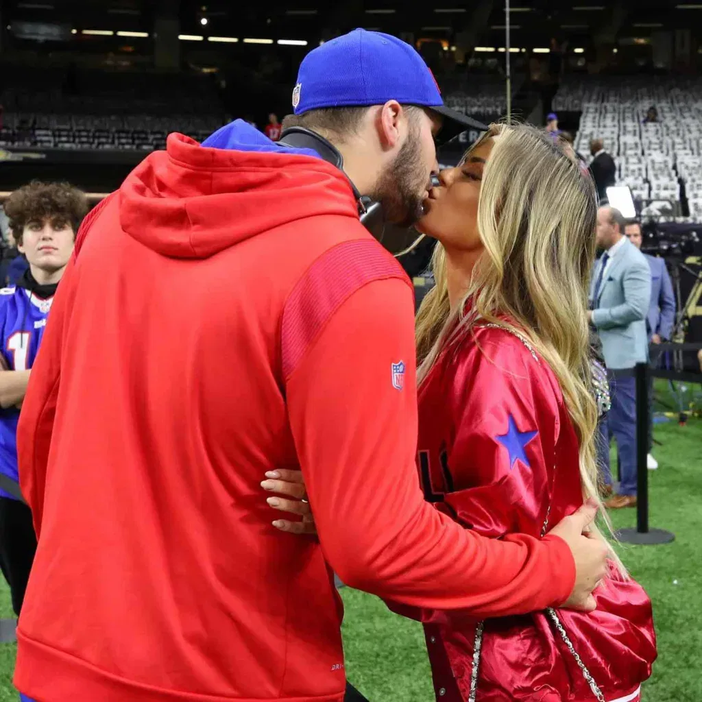jos4 Josh Allen Girlfriend: Get All the Latest Updates on  Hailee Steinfeld Age, Height, Weight, and Net Worth