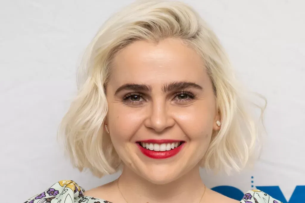 g176 Good Girls Cast: Where Are They Now? Retta, Christina Hendricks, Mae Whitman, and Others