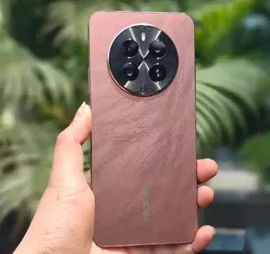 image 15 193 jpg Moto G64 5G vs Realme P1 5G: A Battle of Power and Performance