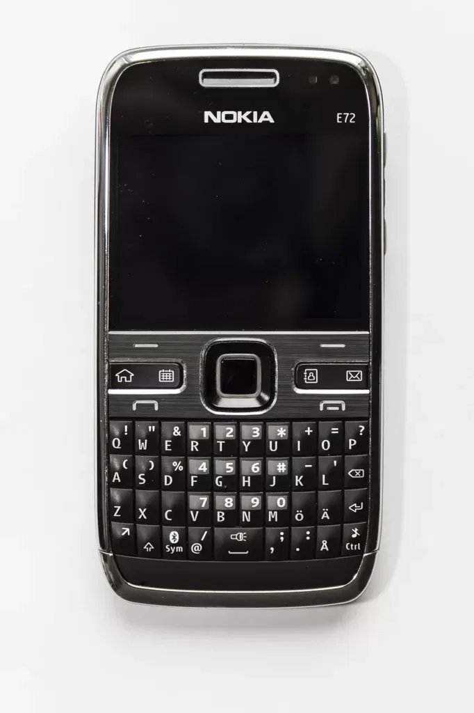 What reasons led to the downfall of Nokia? The Decline and Fall Story of Nokia