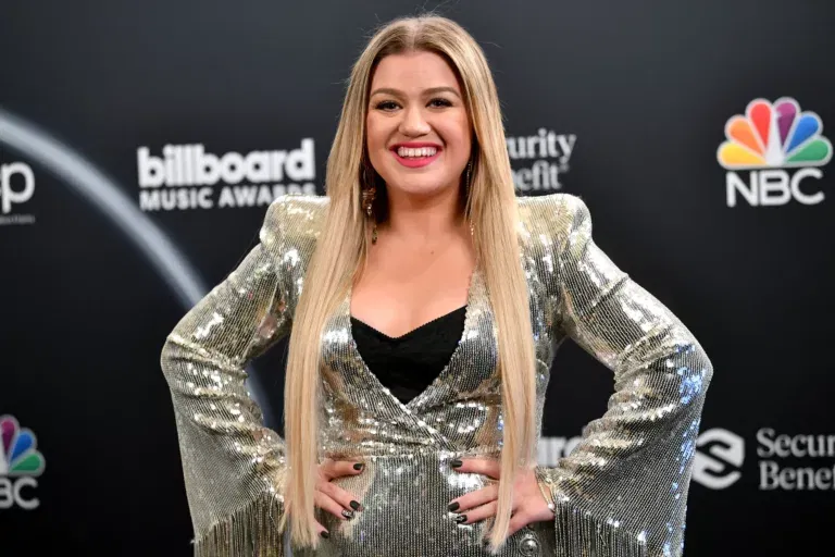 Gorgeous Kelly Clarkson Net Worth, Age, Height, Career, Income, and More in 2025