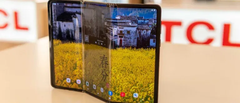 TCL Debuts World’s First Functional Tri-Foldable Phone at SID 2024