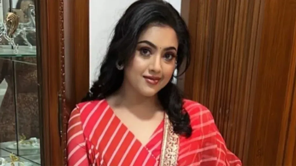 meena2 Magnificent Meena Actress Age, Height, Career, Net Worth, Income, and Family