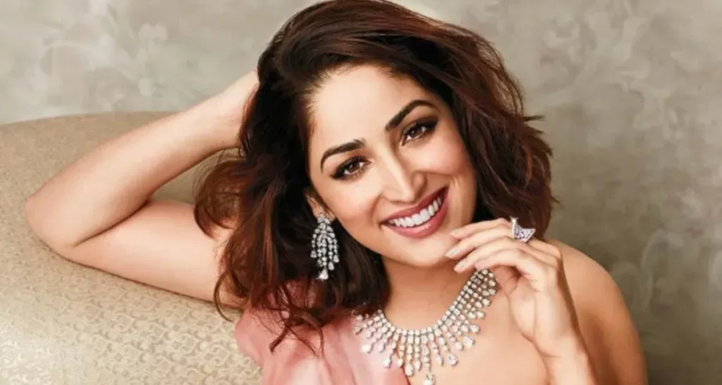 yami1 Gorgeous Yami Gautam Age, Weight, Height, Love Life, Income, and Family in 2025