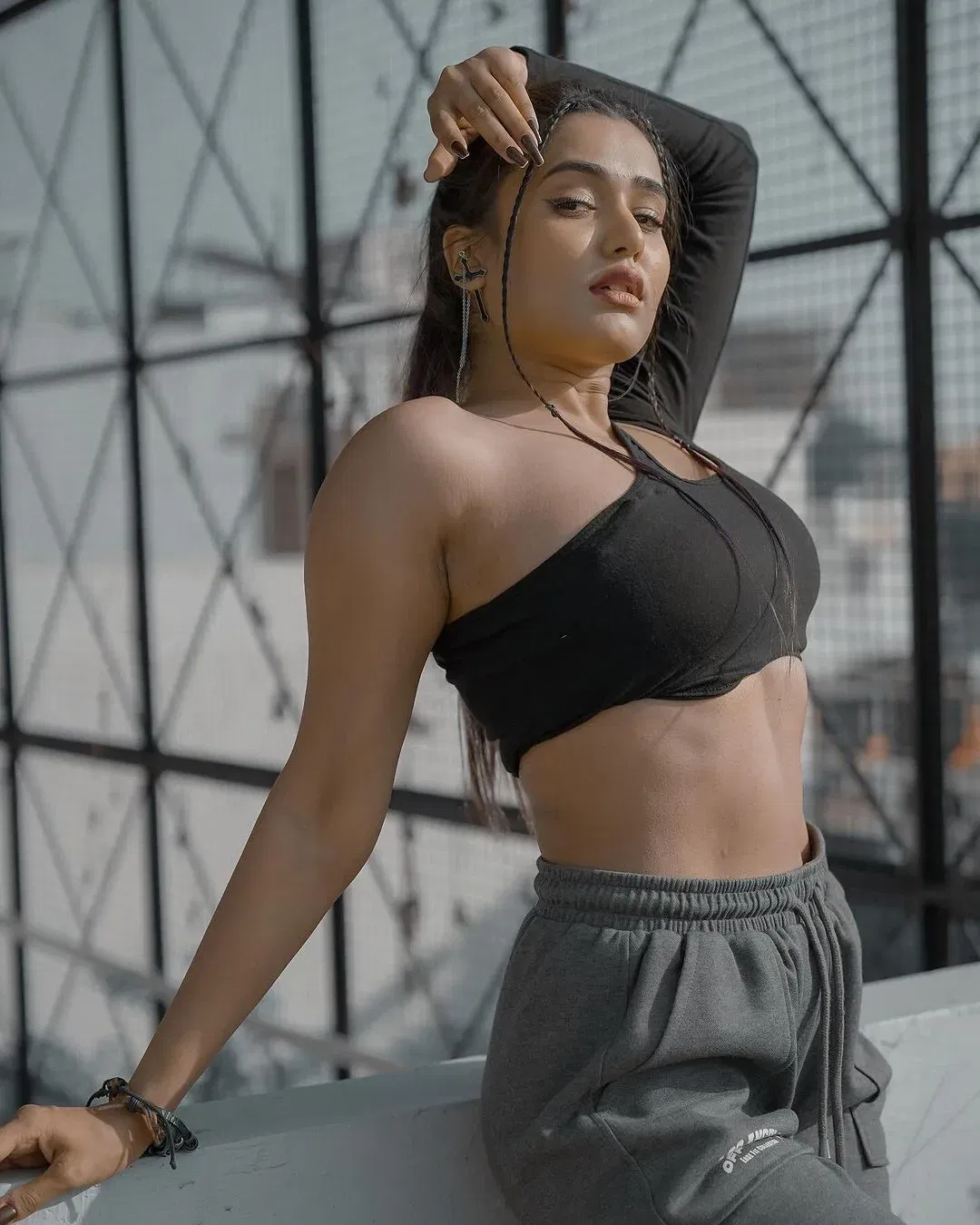 Gima Ashi Hot Pics