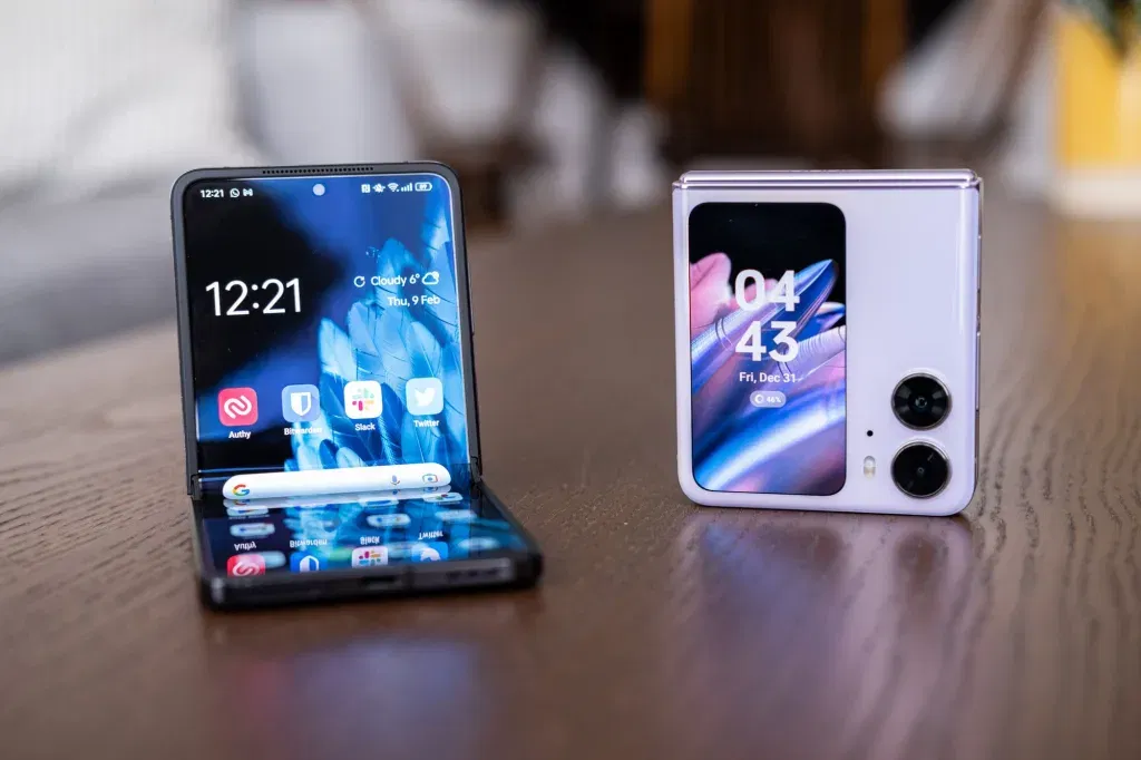 OnePlus V Flip 3 1 OnePlus V Flip: First Clamshell Foldable Expected in 2025