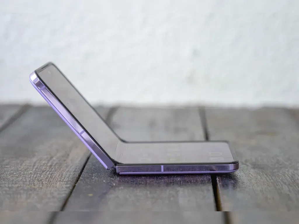 Foldable iPhone