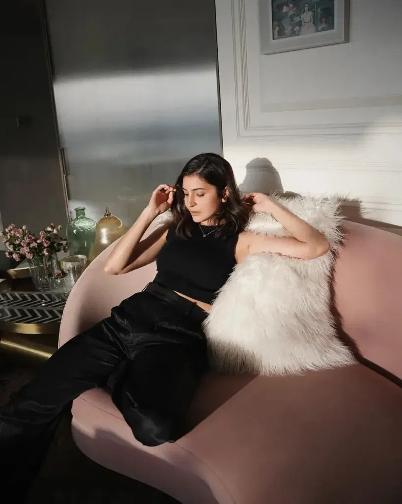 anush 1 Gorgeous Anushka Sharma Hot Photos Gallery as of 2025