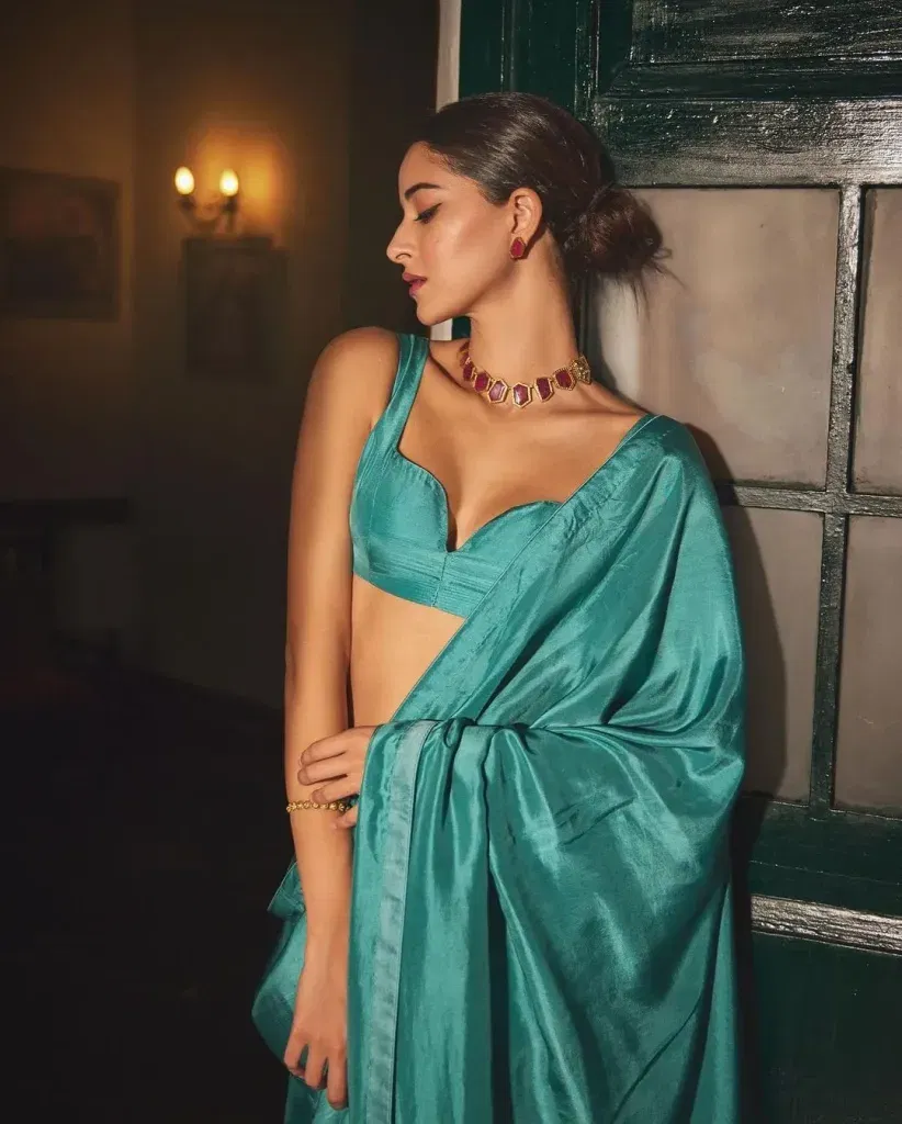 anyaa 11 Sexy Actress Ananya Panday Hot Photos Gallery as of 2025