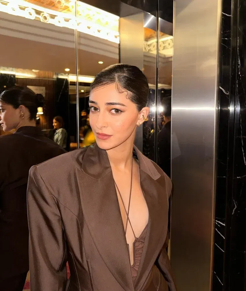 anyaa 22 Sexy Actress Ananya Panday Hot Photos Gallery as of 2025