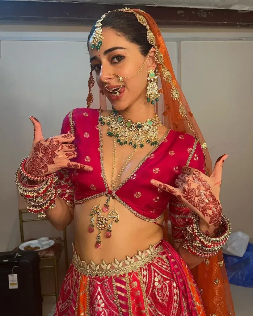 anyaa 9 Sexy Actress Ananya Panday Hot Photos Gallery as of 2025