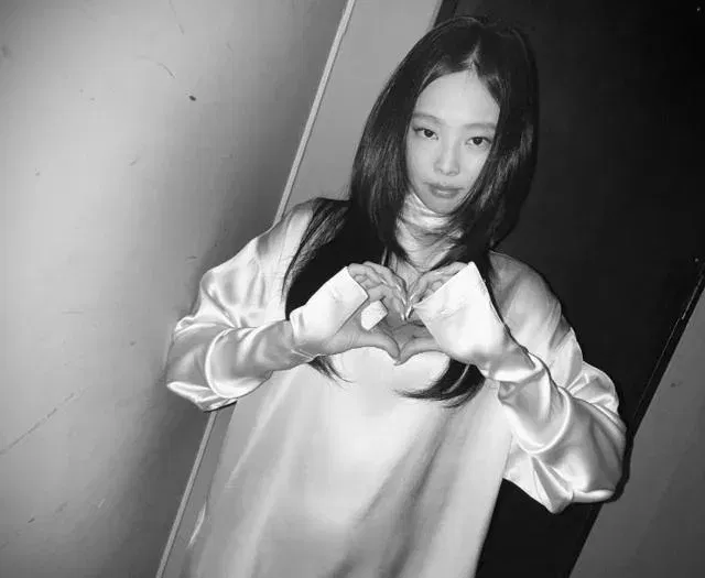 blkjn 2 BLACKPINK Jennie Sparks a New Hair Trend with Her Iconic Layered Haircut