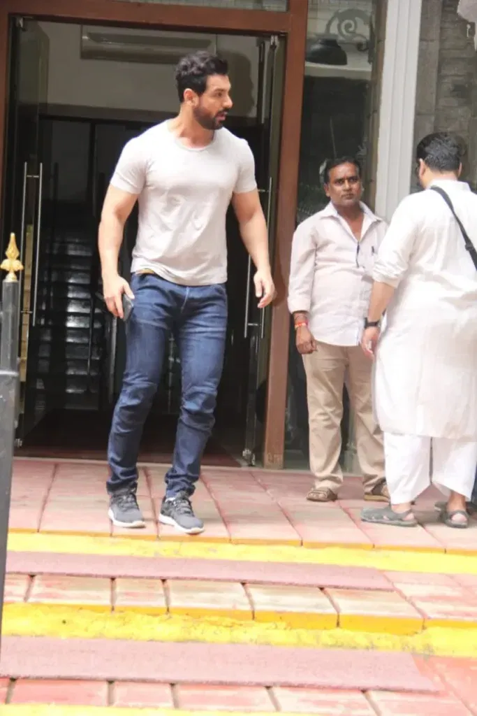 johnsa 5 Muscular John Abraham Hot Photos: Redefining Bollywood’s Action and Entrepreneurial Landscape
