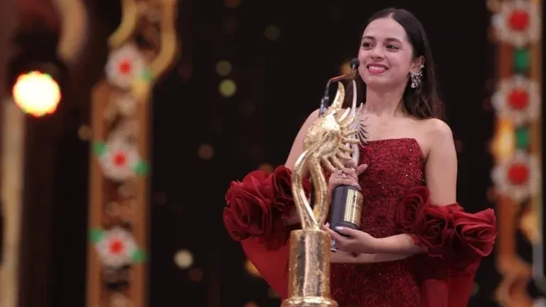 Nitanshi Goel Cinderella Moment: 17-Year-Old Beats Bollywood Queens for IIFA Best Actress 2025