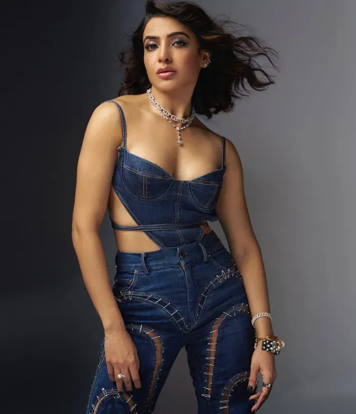 samannn 10 Sexy Photos: Samantha Ruth Prabhu Hot Photos Gallery in 2025