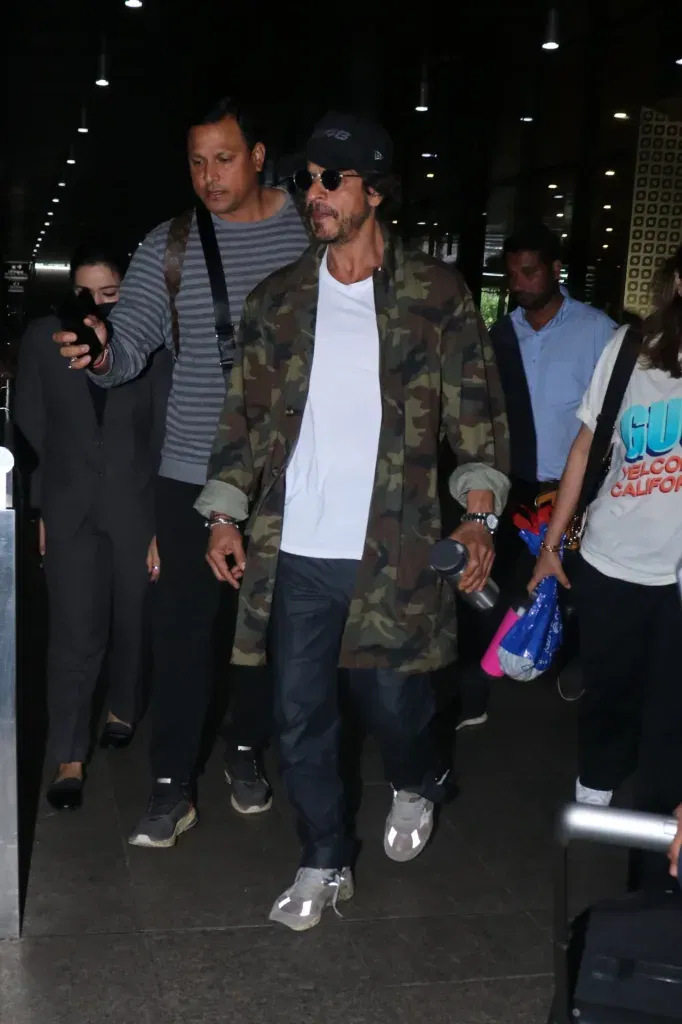 shahs 6 Bollywood's King Shah Rukh Khan Photos Gallery in 2025
