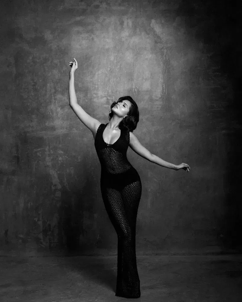 taras 4 Fabulous Tara Sutaria Hot Photos: A Visual Symphony of Style and Sophistication
