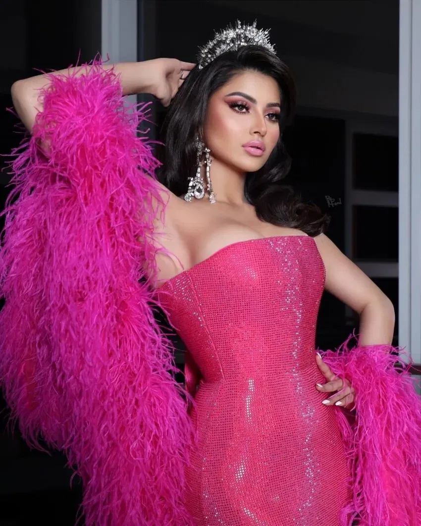 Gorgeous Urvashi Rautela Hot Photos 2025: Explore Here