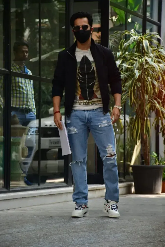 varund 4 Handsome Varun Dhawan Photos: A Cinematic Journey of Passion and Versatility