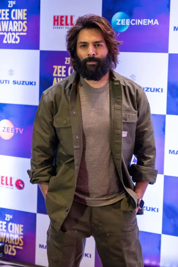 Kartik Aaryan Kartik Aaryan Turns Serpent Superhero in Karan Johar’s Wildly Imaginative ‘Naagzilla’