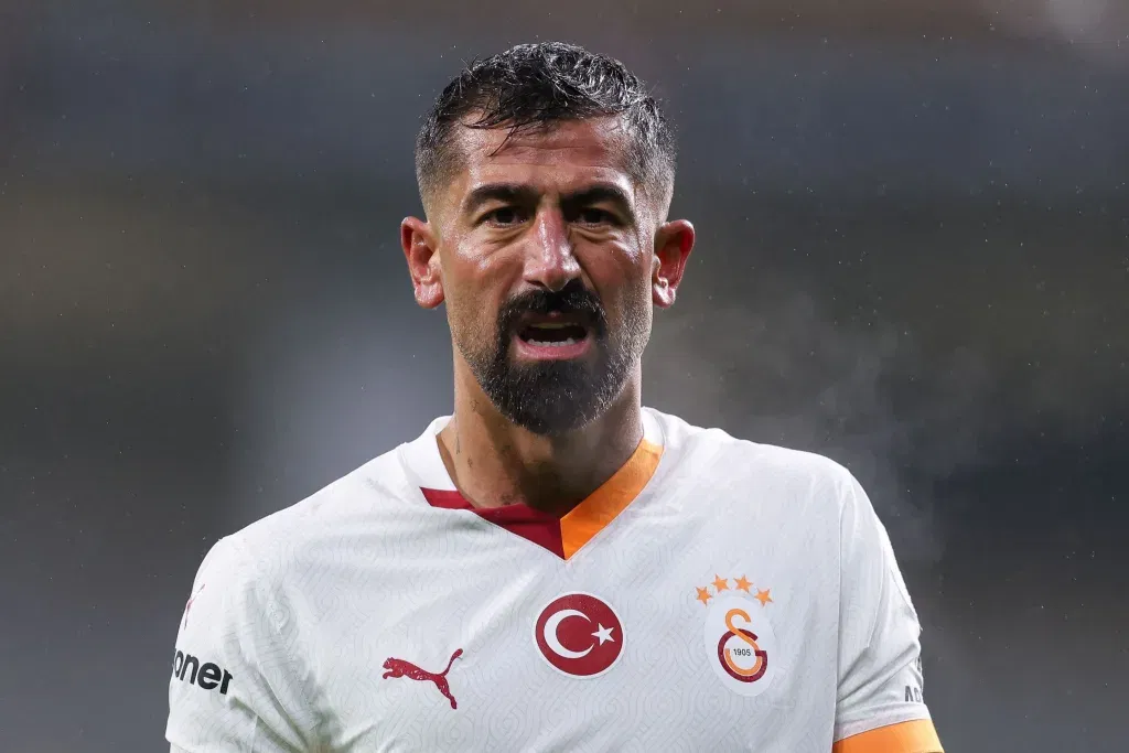 Kerem Demirbay Jose Mourinho Sparks Controversy with Nose Grab After Turkish Cup Defeat