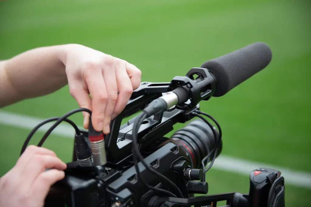 Sennheiser’s New MKH 8018 Stereo Shotgun Mic Redefines Field Recording for Filmmakers