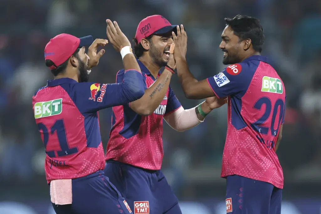Rajasthan Royals 1 IPL 2025: Delhi Capitals Edge Out Rajasthan Royals in Super Over Thriller at Arun Jaitley Stadium
