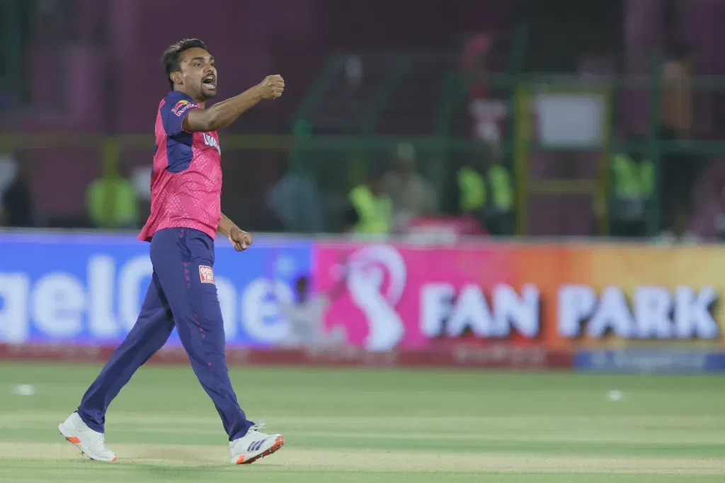 Sandeep Sharma IPL 2025: Avesh Khan's Death Over Brilliance and Samad's Explosive Finish Seal LSG's Narrow Win Over Rajasthan Royals